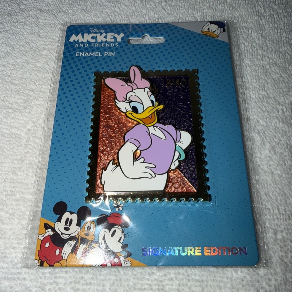 Disney PALM Royal Stamp Daisy Duck Collectible Pin Pink A La Mode LE400 IN HAND